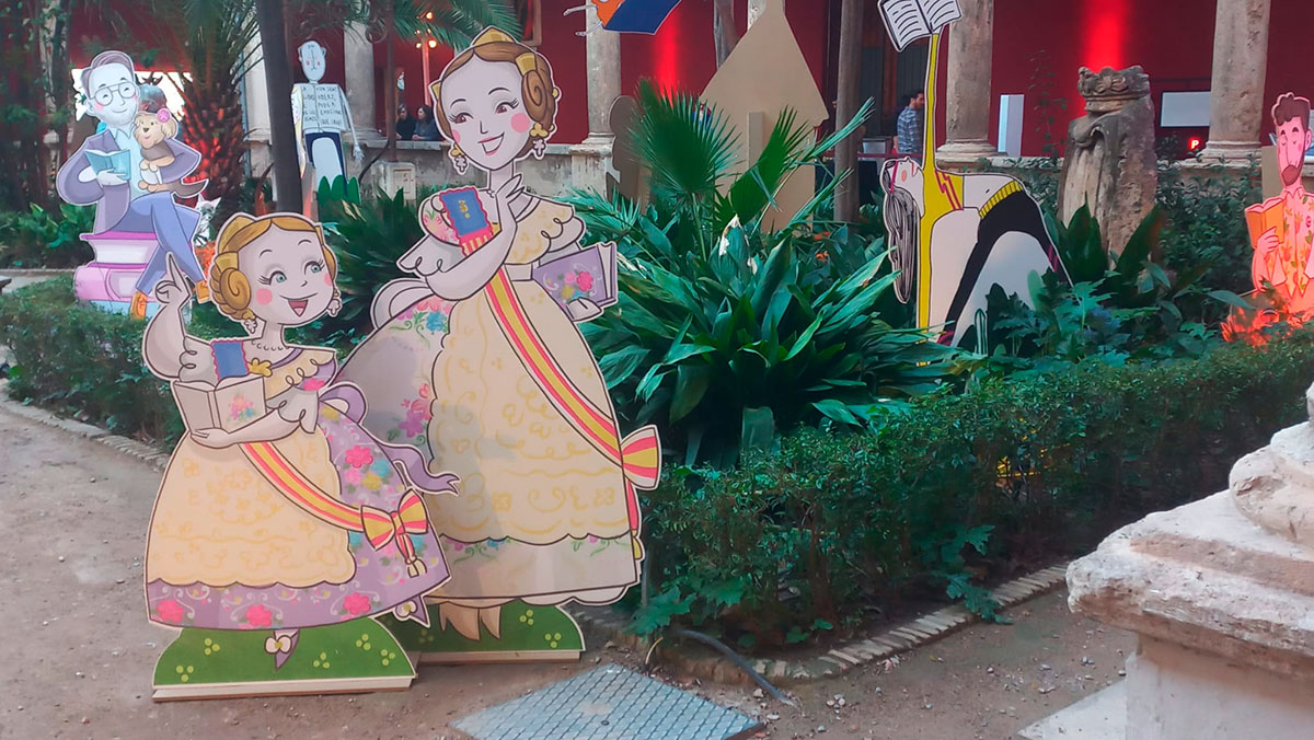 Inauguración de la instalación 'Llegir en verd' de Ceballos y Sanabria y Marina Puche en el Centre del Carme